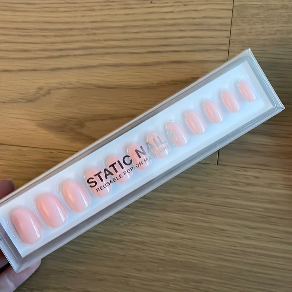 Static nails (sugar floss)